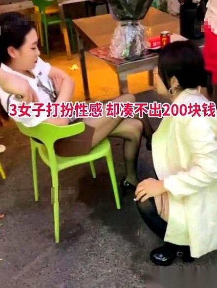 辽宁一家烧烤店，老板在网上分享了这么一出。三个年轻姑娘，点了一桌子烤串和啤酒，