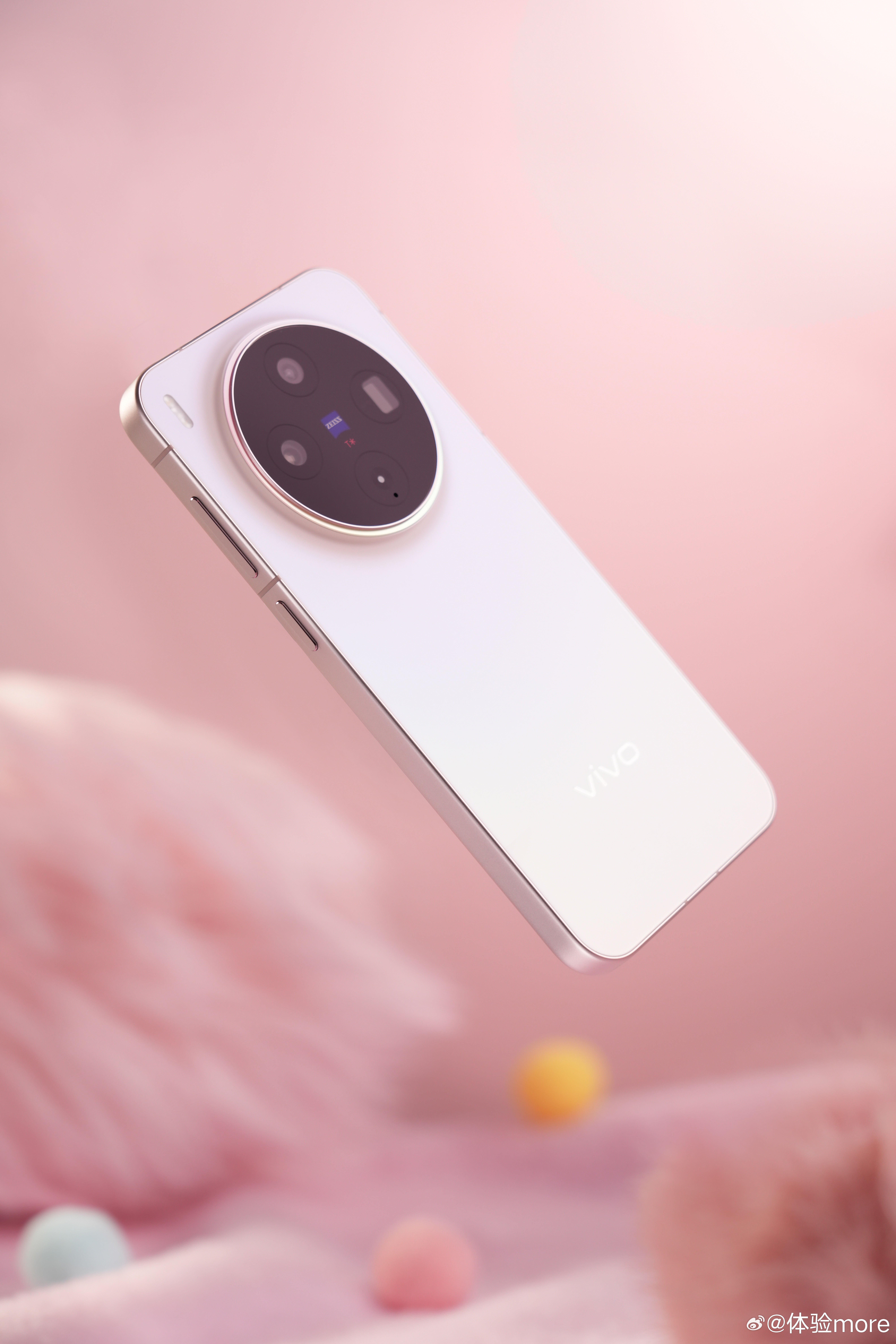 国产手机不像iPhone很难吗确实很难，苹果由于多年来积累的品牌和文化使用户对苹