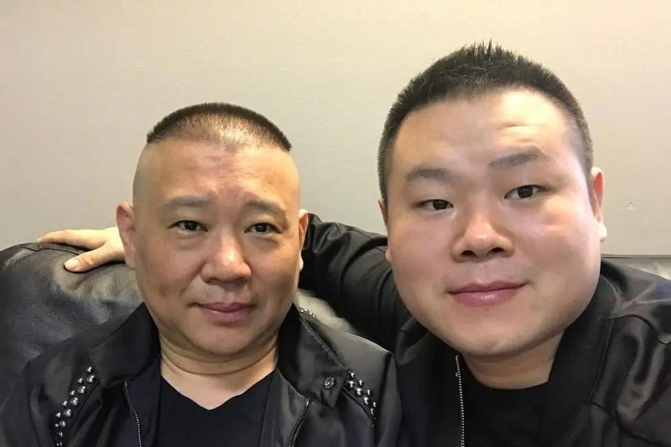 郭德纲给岳云鹏女儿取名，是文化人对内娱的“绝杀级”降维打击。当内娱明星还在“梓