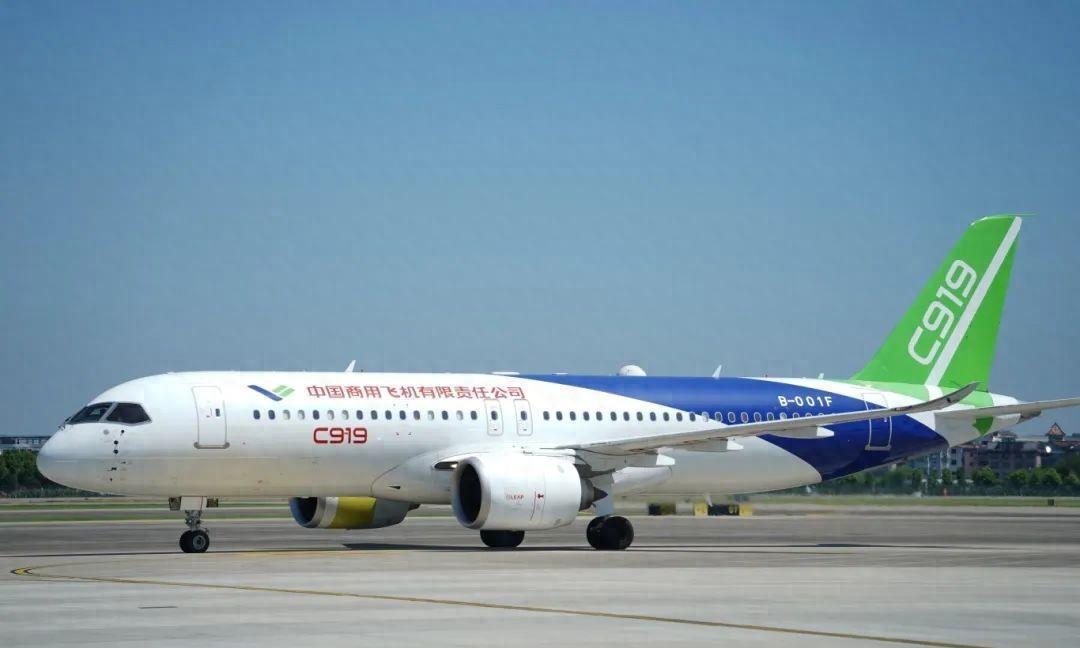 C919客机的未来会怎么样呢？不夸张的说，C919就是来干掉波音和空客的，未来一