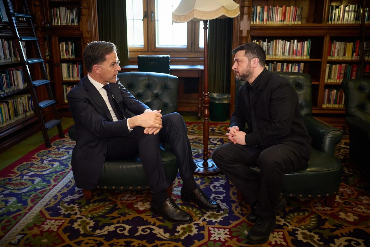 给泽连斯基600亿，乌克兰还能再打一年。北约秘书长吕特给欧盟安排任务了，他表示今