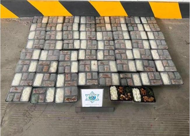 澳门海关破获了一起走私案，然而令人大跌眼镜的是，既不是黄金也不是违禁品，而是一堆