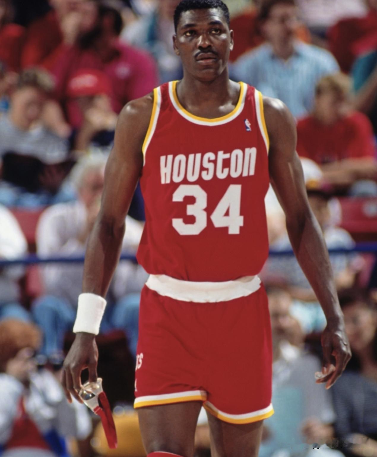 NBA历史中投最准的十位中锋！大家觉得还有谁可以上榜？1鲍勃·麦卡杜最