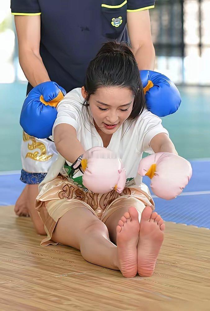 李沁你还是别上综艺了你太实在，太老实了有多少人都想占你的便宜我一个女的都看不下去