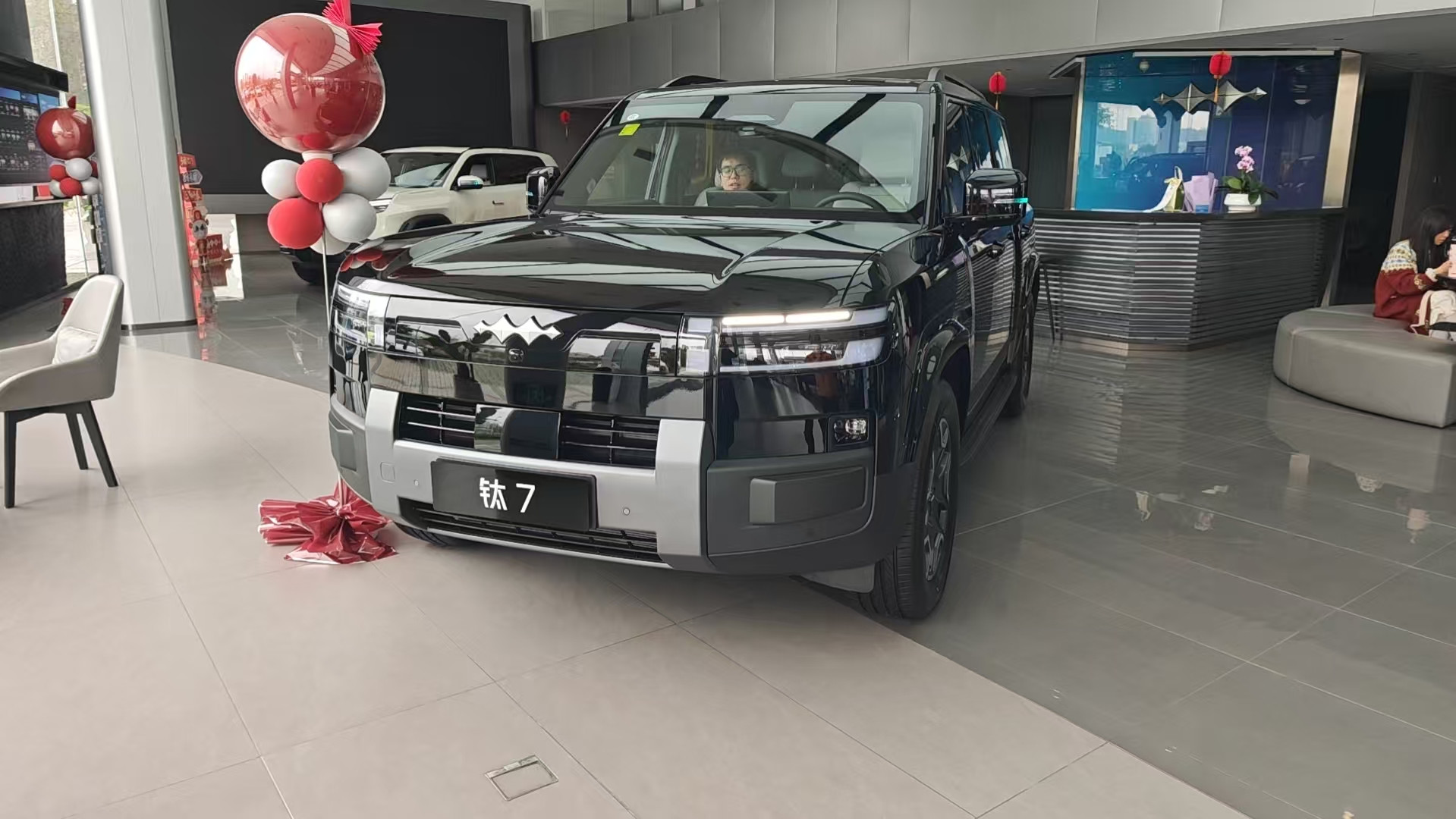 今天去试驾了方程豹钛七，国补优惠之后，落地二十一三千多，送了一些东西...