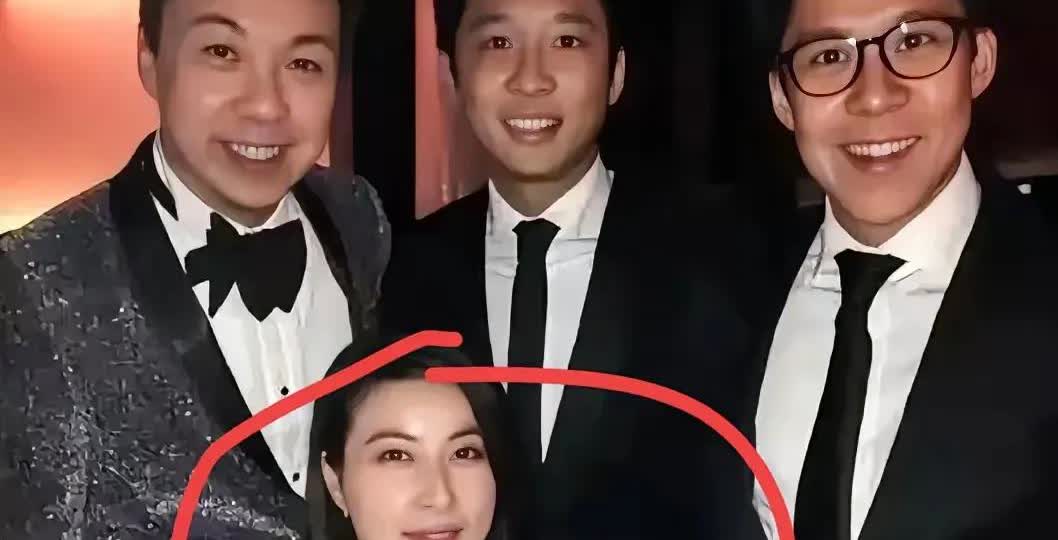 霍启刚没想到自己老婆竟然是弟弟的白月光，嫁入霍家后，立马改变了霍家的家风，从奢华