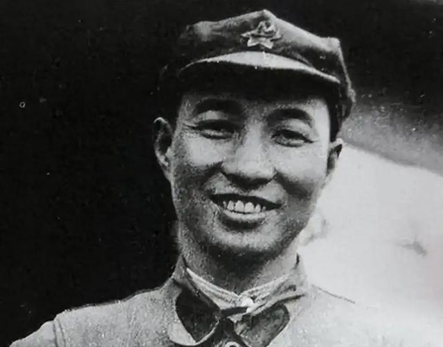 1940年，陈赓看中一员悍将，向朱老总要人，谁知朱老总却说：“此人打仗可以，但绝