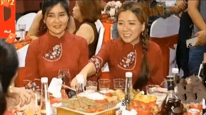 网上曾流传缅北女电诈头目魏榕途经马来西亚，然后逃到了新加坡，打算隐姓埋名陪儿子读