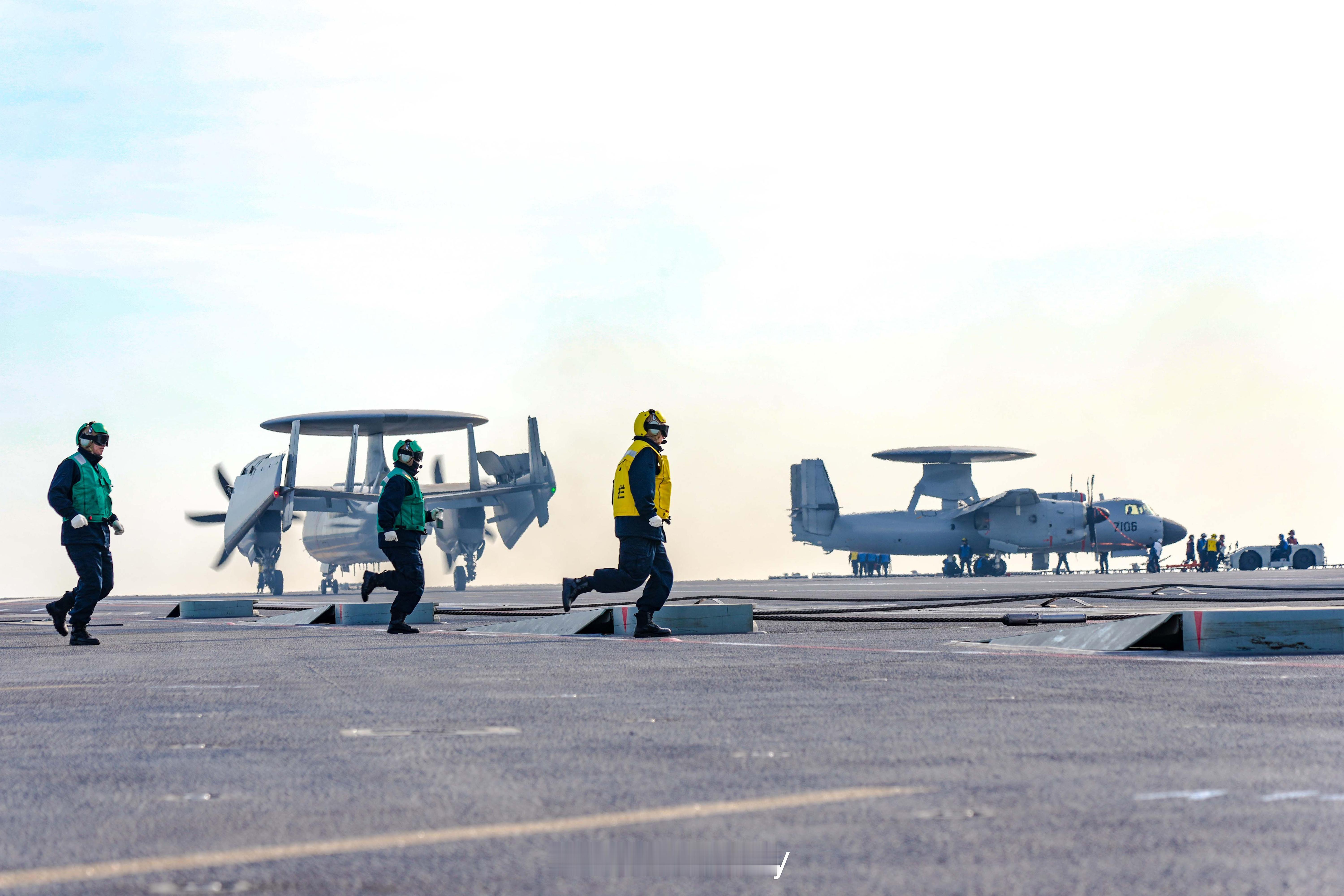空警-600在福建舰调度190视角​​​