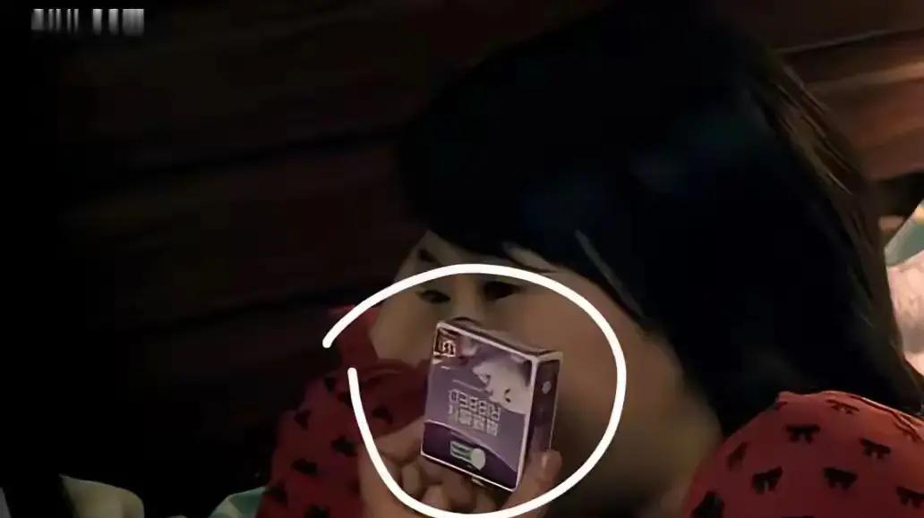 15年后重看《蜗居》，才看懂海藻扔掉的不是避孕套，是她最后一丝普通女孩的尊严。