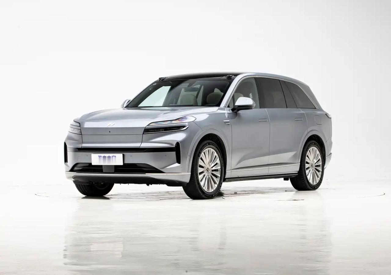 2025款乐道L90官方核心信息梳理2025款乐道L90为纯电动大型SUV