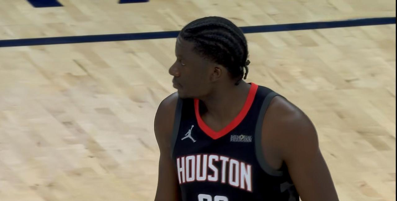 火箭老将卡佩拉真是不负众望！在今天火箭客场挑战灰熊的比赛中，目前双方半场战罢，火