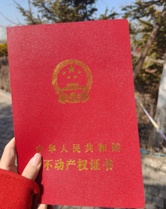 花500万买的别墅，住了三年想卖，挂牌一年没人看！中介说：“你这房子，打七折都未