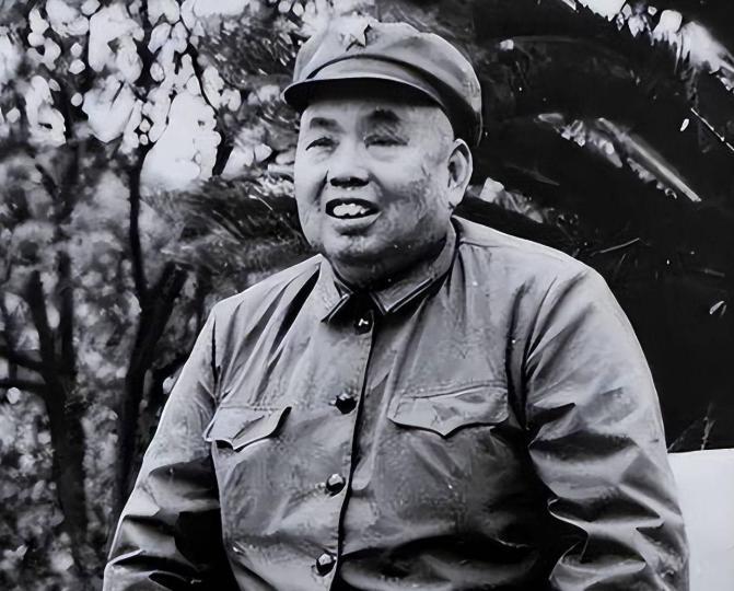 1956年，许世友站在茅台酒厂的车间里，听介绍员报出一个数字。他愣了一下。