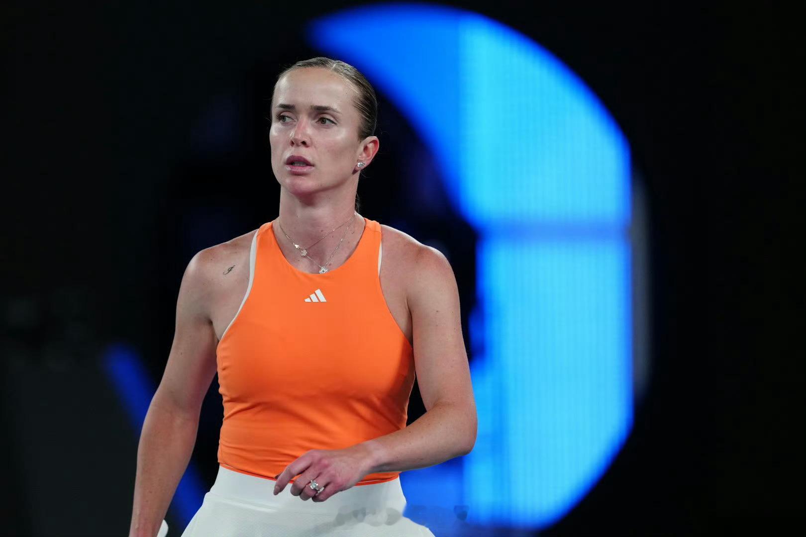 斯维托丽娜🇺🇦大满贯半决赛战绩：2019温网半决赛：1-6/3-6哈勒普?