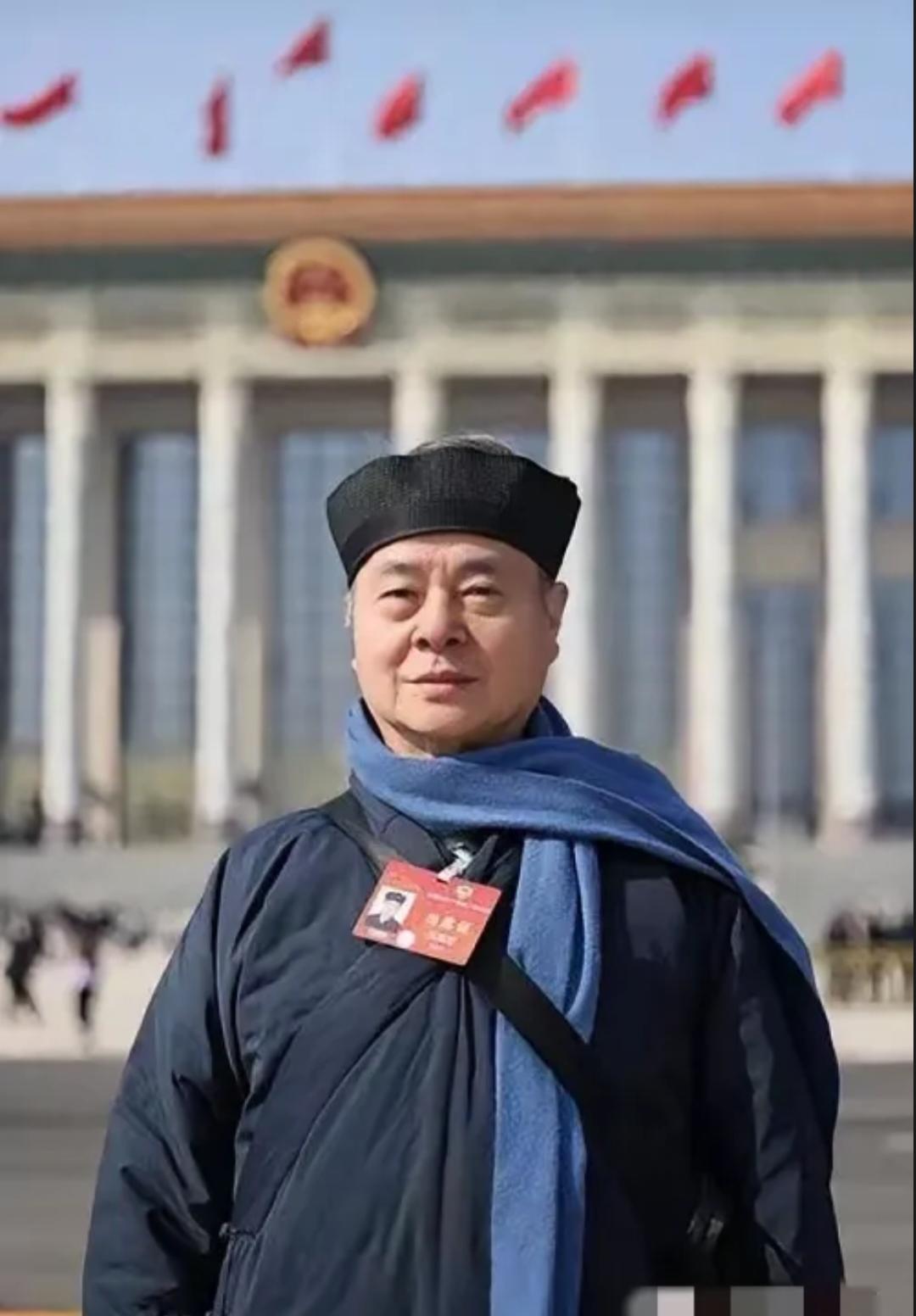 74岁原浙大教授、留美博士，不当精英当道士，你们觉得他是亏还是赚?最近被张