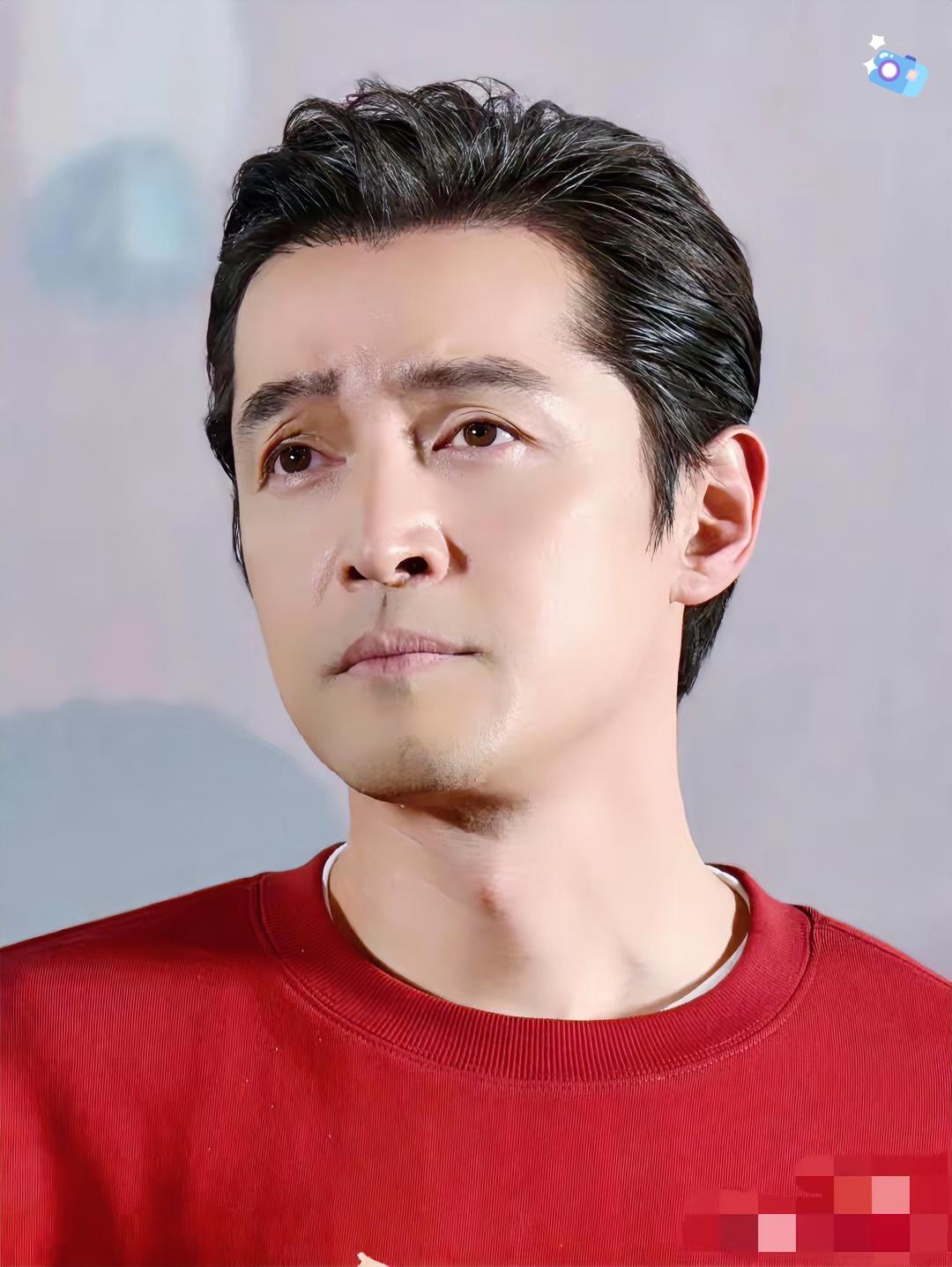 怪不得胡歌最近频繁出来拍戏，不是因为没钱了，也不是因为闲着无聊，而是因为他终