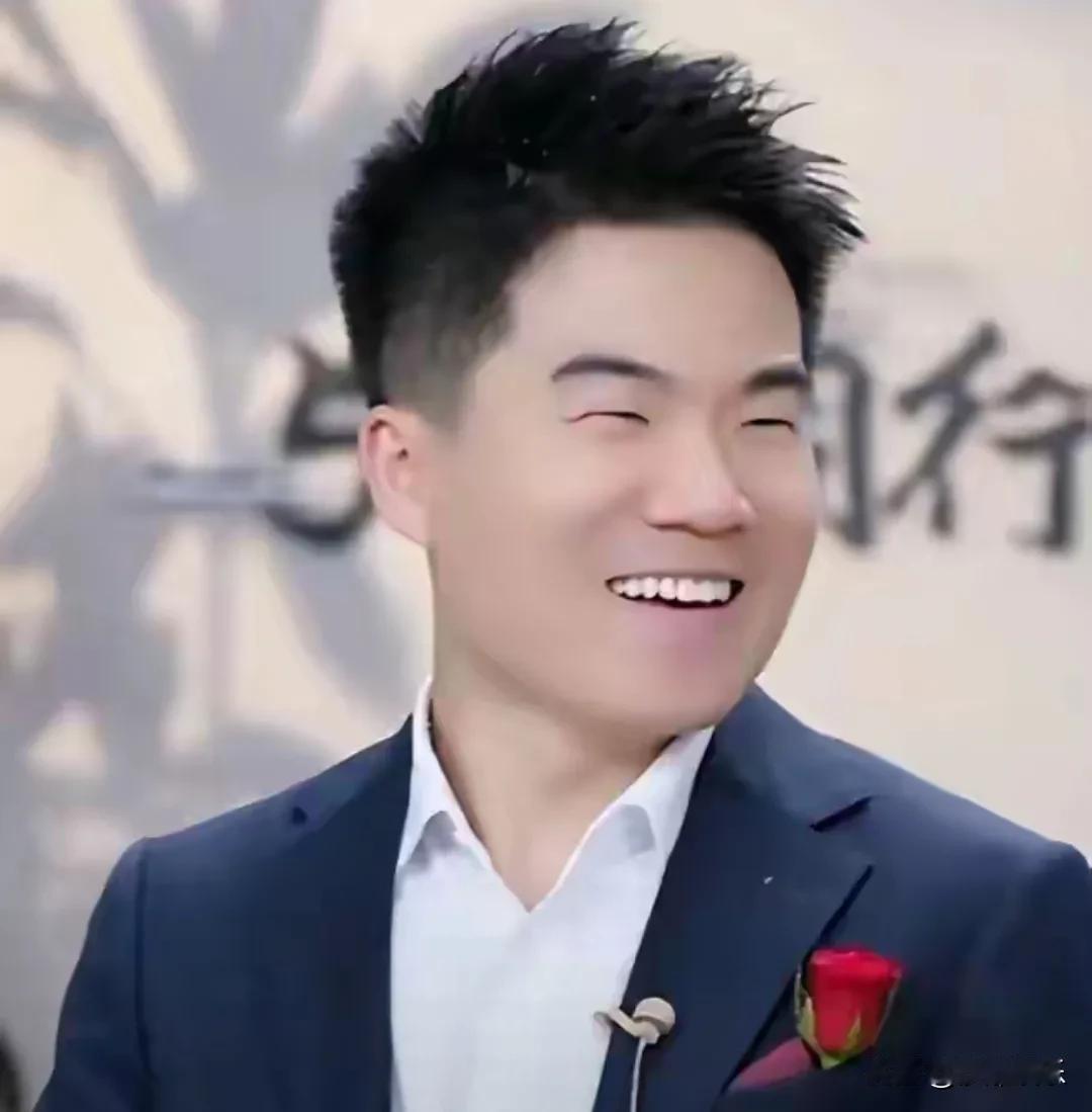 董宇辉，相亲后遗症来了！5月15日深夜，董宇辉一句“不到两米”让直播间瞬间炸