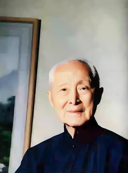 陈立夫在50岁之前，曾有过三次死里逃生的经历。1932年，国民党大佬开会，欲请
