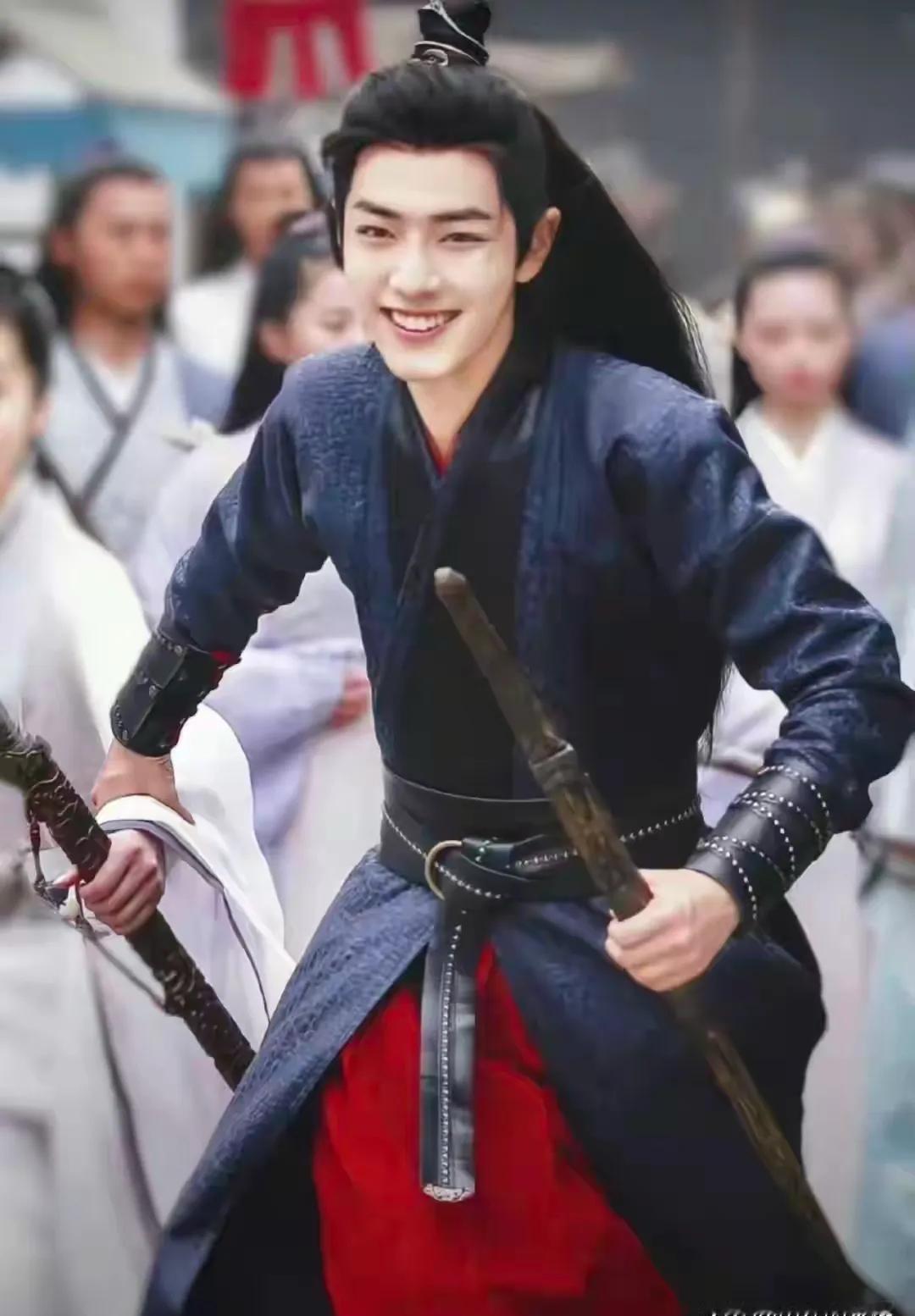 肖战粉丝群里，30多岁到50多岁的人都有。他们不是追星，是跟着偶像一起赚钱。2