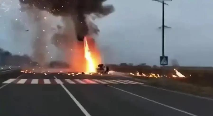 乌军的一个机动防空小组试图拦截一架向他们飞过去的“天竺葵”无人机，但是“天竺葵”