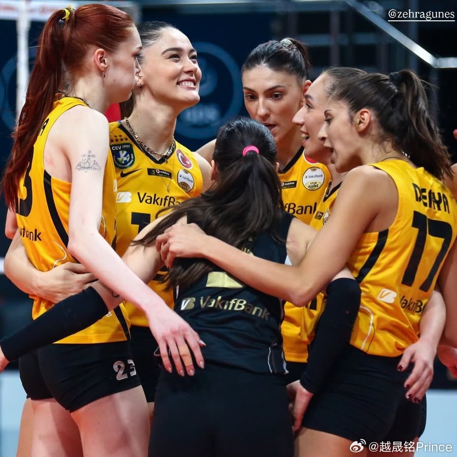 排球🎙️莫妮卡.德吉纳罗谈欧冠半决赛：“我们观看了瓦基弗银行对阵米兰的比赛，