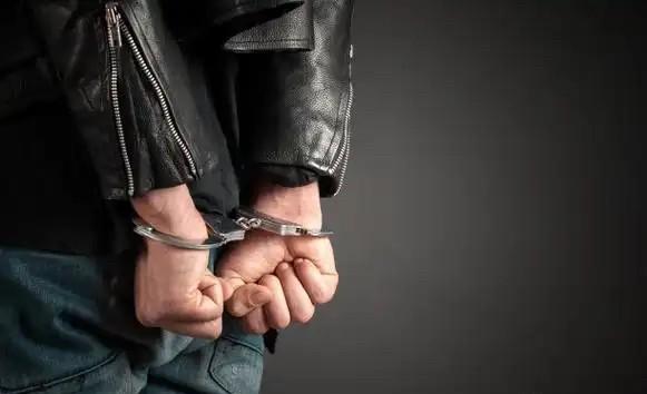 黑龙江齐齐哈尔，男子即将和女友结婚，却在和兄弟聚餐时，看上临桌另一个漂亮姑娘，他