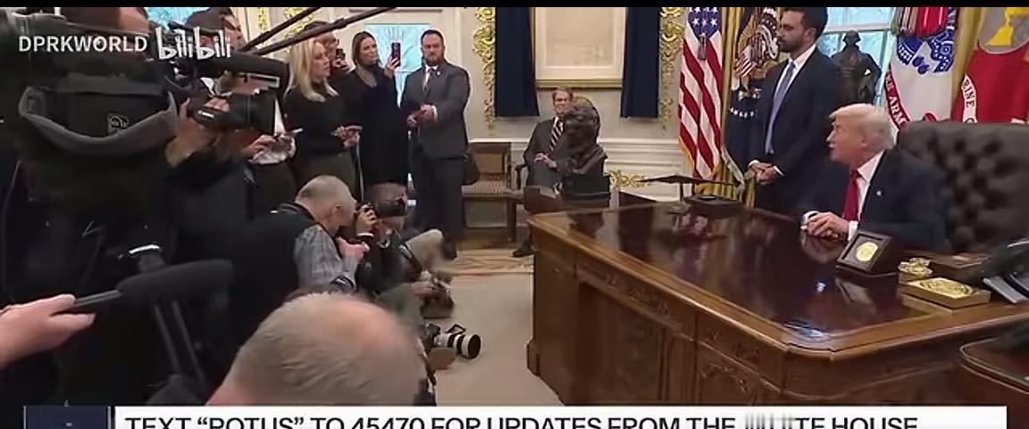 特朗普在白宫接受记者提问，有记者问:美国提出的28条协议，乌克兰方面已明确表示不