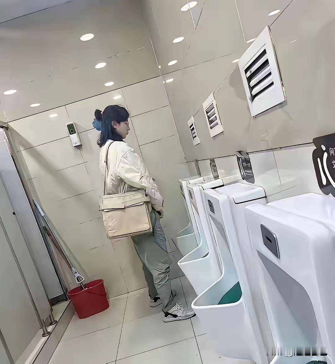 刚进门那一瞬间真给我吓了一跳，还以为自己走错地方了。