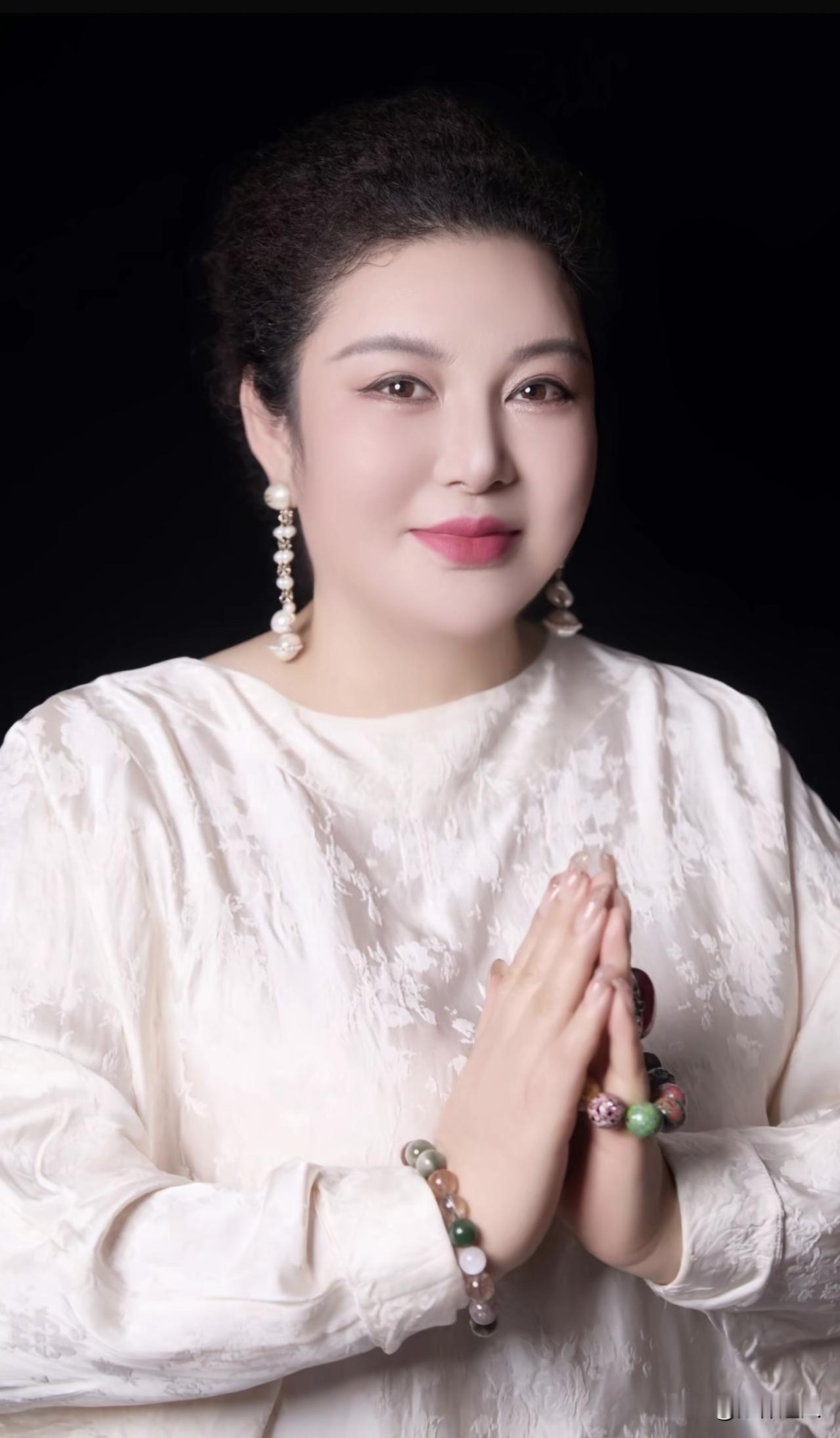 新思维：高贵走向孤独，庸俗奔向拥堵人生海海，突然发现红尘中的一个有趣的现象：