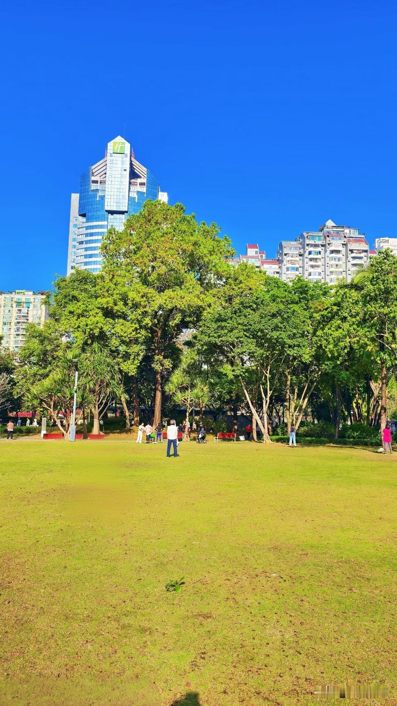 一位纪委工作人员说：“私生活的事，纪委一般不会主动去查，但只要暴露了、闹大了、被