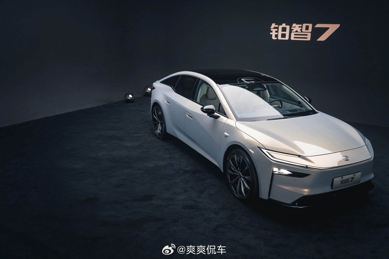 丰田这次是真不装了！铂智7实车已经到店，想看现车的直接冲门店就行。3月5号开启预