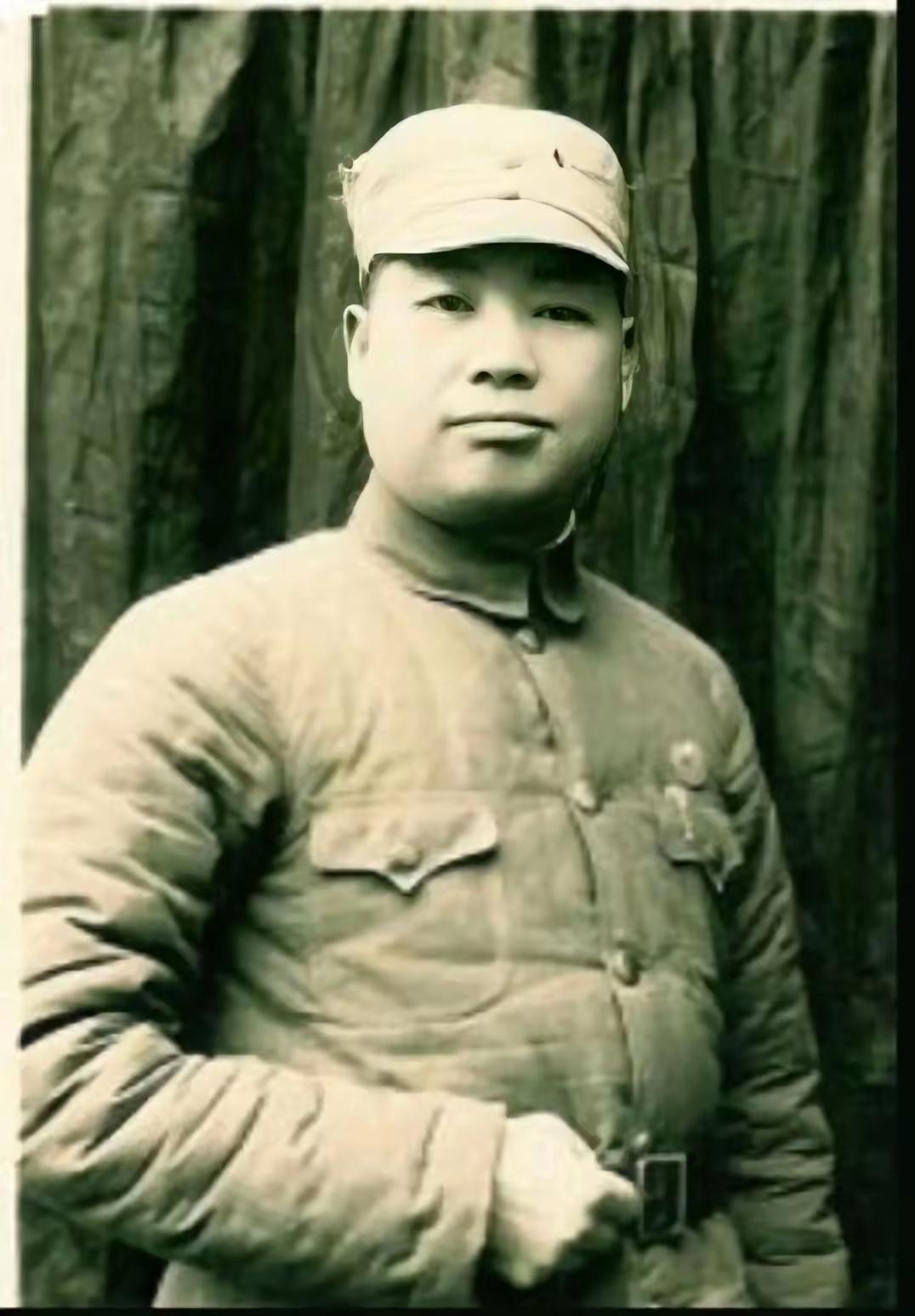 1980年夏，香港。病榻上的关麟征已近弥留之际。他颤巍巍地提笔，给北京的徐向前写