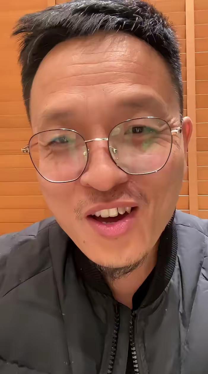 官媒都发声了，这事儿可不一般！一道数学题直接让家长们炸开了锅：一个60公斤的高中