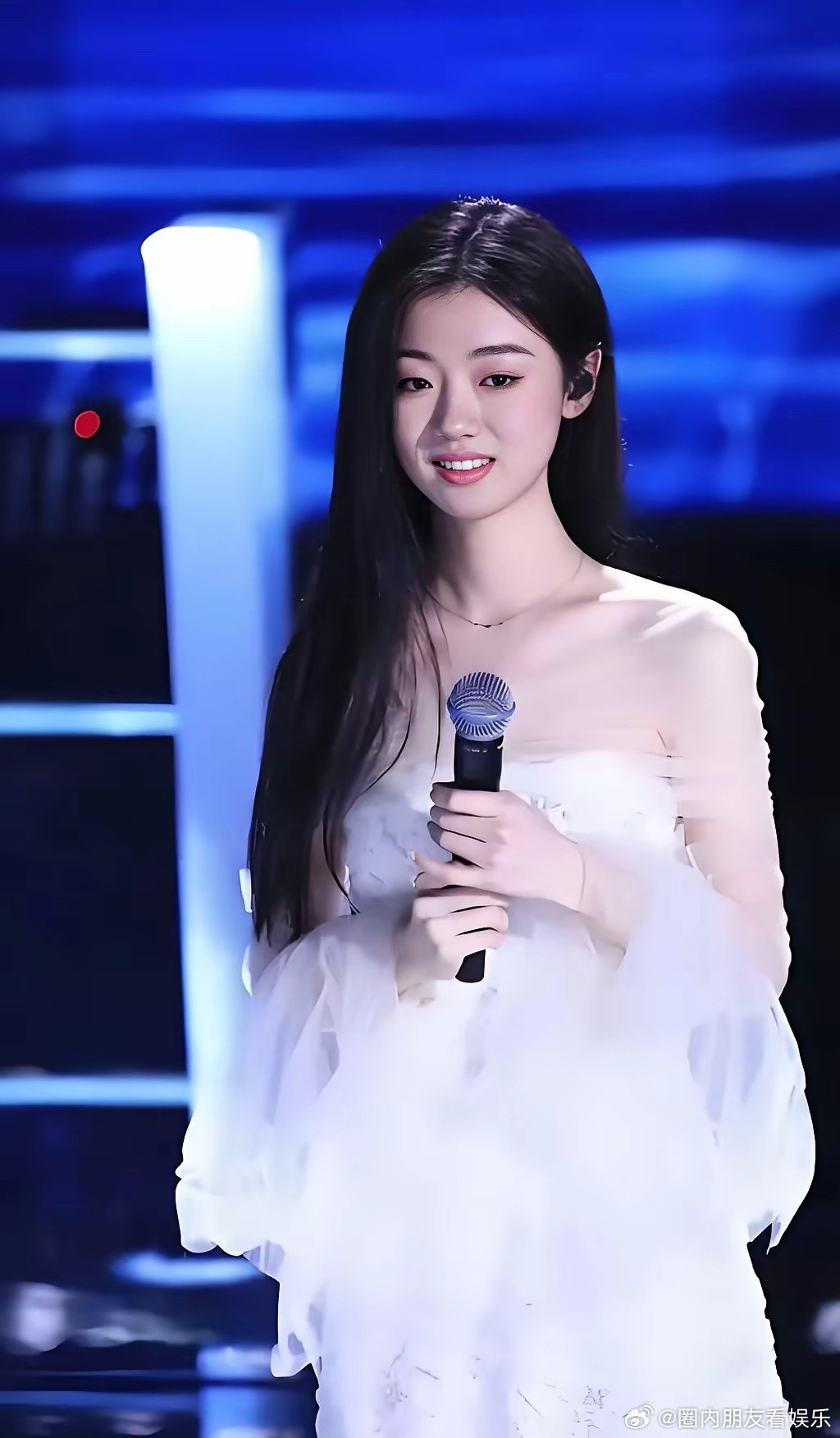 谁偷走了单依纯的“纯”？看完她的近况，我有点心酸。24岁，出道才6年，当年那个1