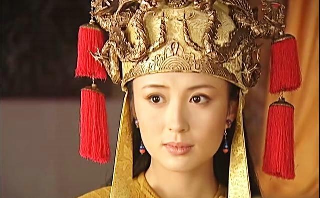 太平天国时期，女状元傅善祥被狱卒剥去衣物，恐怖的鞭子在她身上划过，疼痛似乎要将她