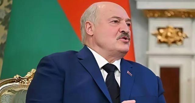 白俄罗斯总统卢卡申科爆出个惊天猛料，听得人头皮发麻、后背发凉！他表示：俄罗斯藏着