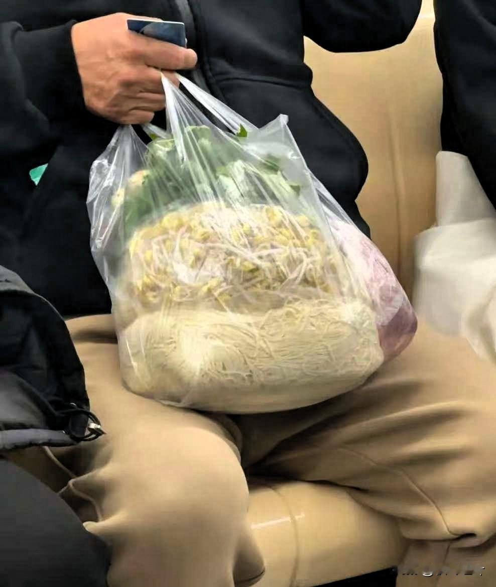 自从工地上来了一个河南的厨师以后，我们食堂的饭三天两头就是这个，你们能猜出来