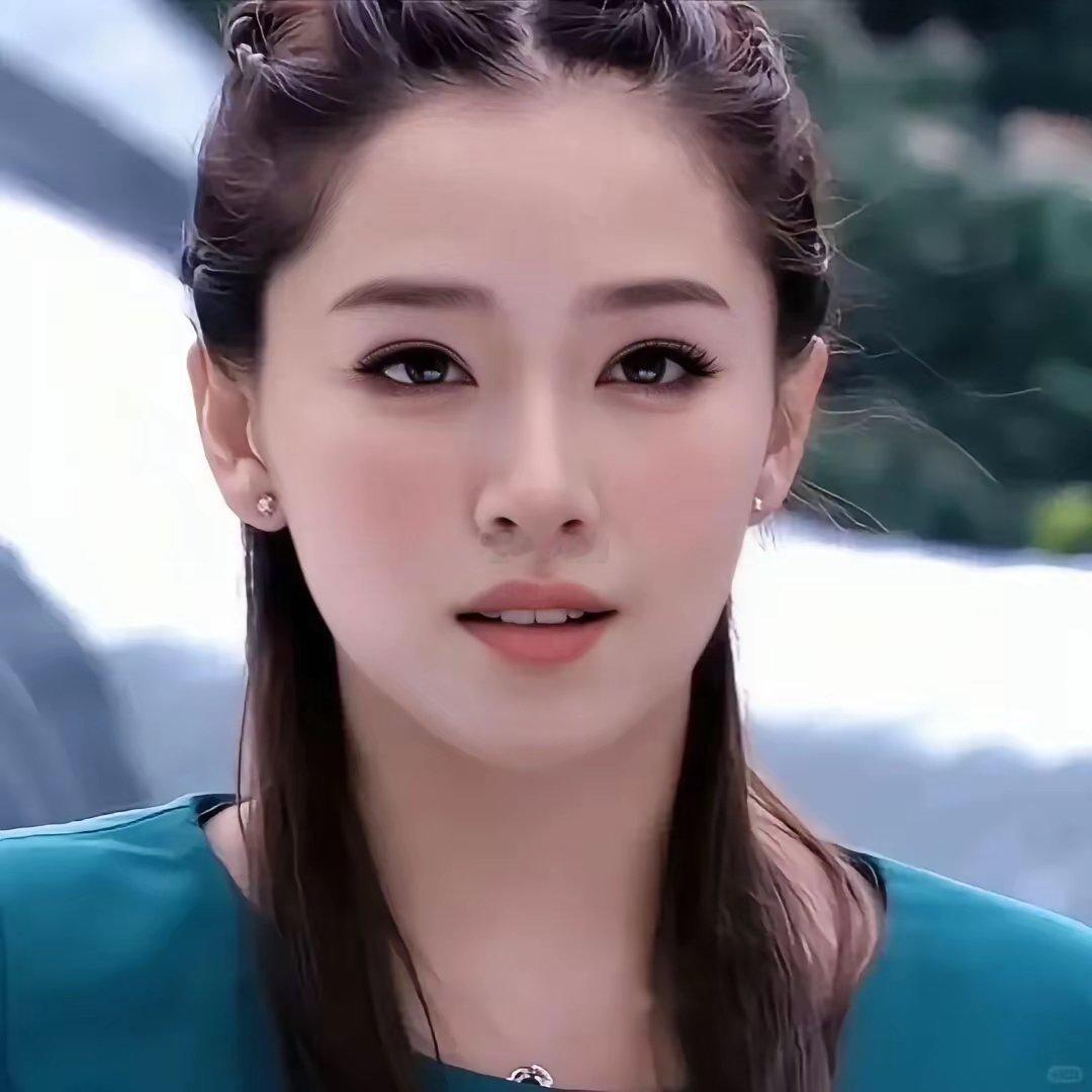 原以为阚清子今年圣诞节会抱着宝宝晒幸福，毕竟她孕期一直分享着当妈妈的期待。结