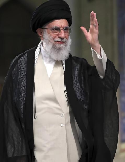 伊朗那些幻想着换一种治理模式、引入外部力量就能过上好日子的人，无疑是陷入了天真的