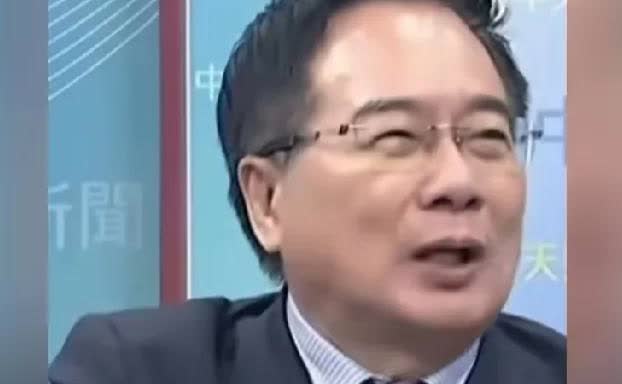 近日，英国国防大臣扬言准备军事介入台海，台湾著名政治评论员蔡正元教授说：中国人有