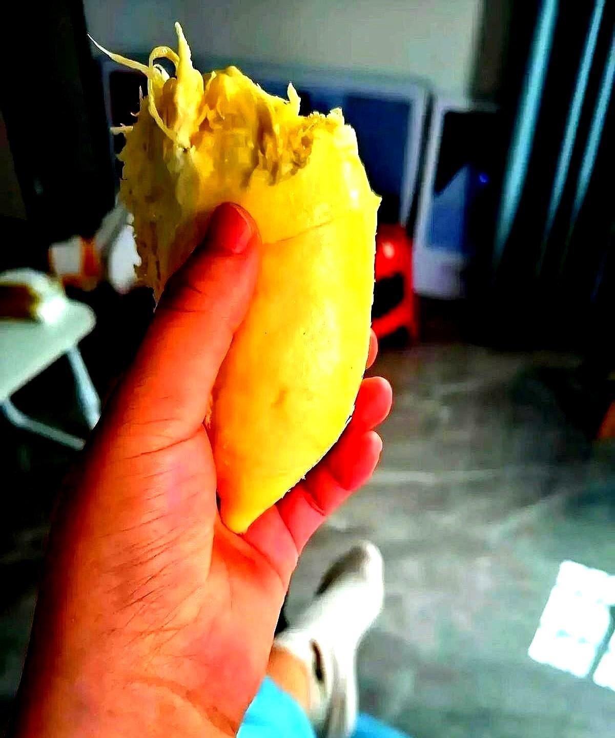 家人们，我真服啦！坐月子23天吃了四个榴莲！就因为奶水少，我婆婆可着急坏了，