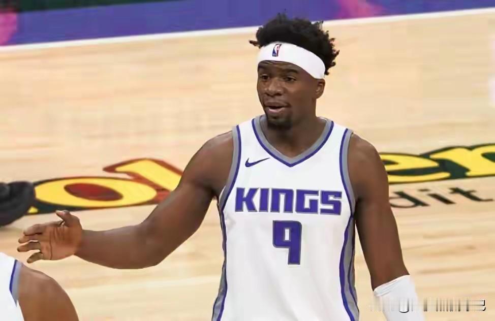 前几天山东男篮换援首套方案大外援宣布失败，就立马开启第二方案，寻找合适的小外援替