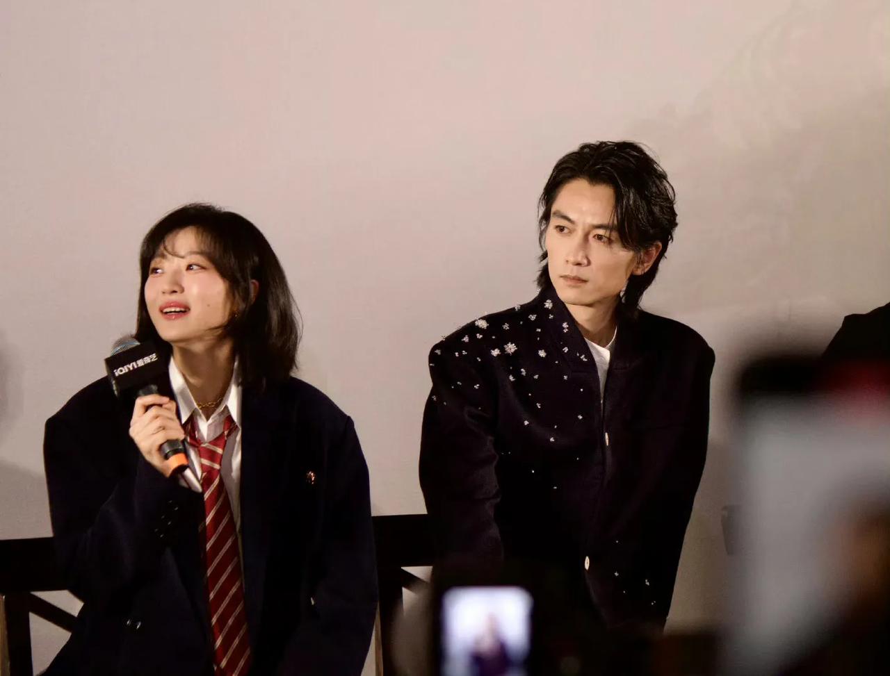 陈晓暴瘦至脸颊凹陷也太夸张了，原来是为了贴近角色，主动减重超20斤，身高178