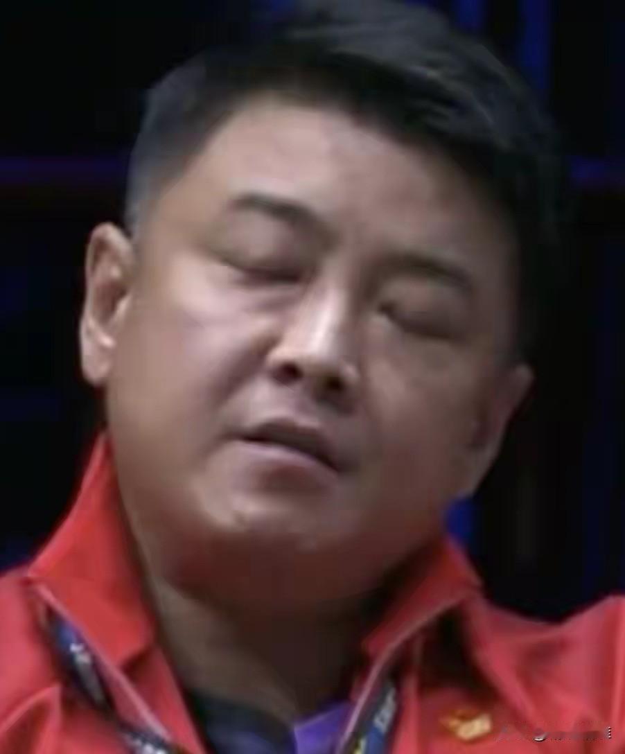 【国乒男队实在尴尬，主教练王浩的深情已经说明一切】在欧洲WTT大满贯赛事开始第一