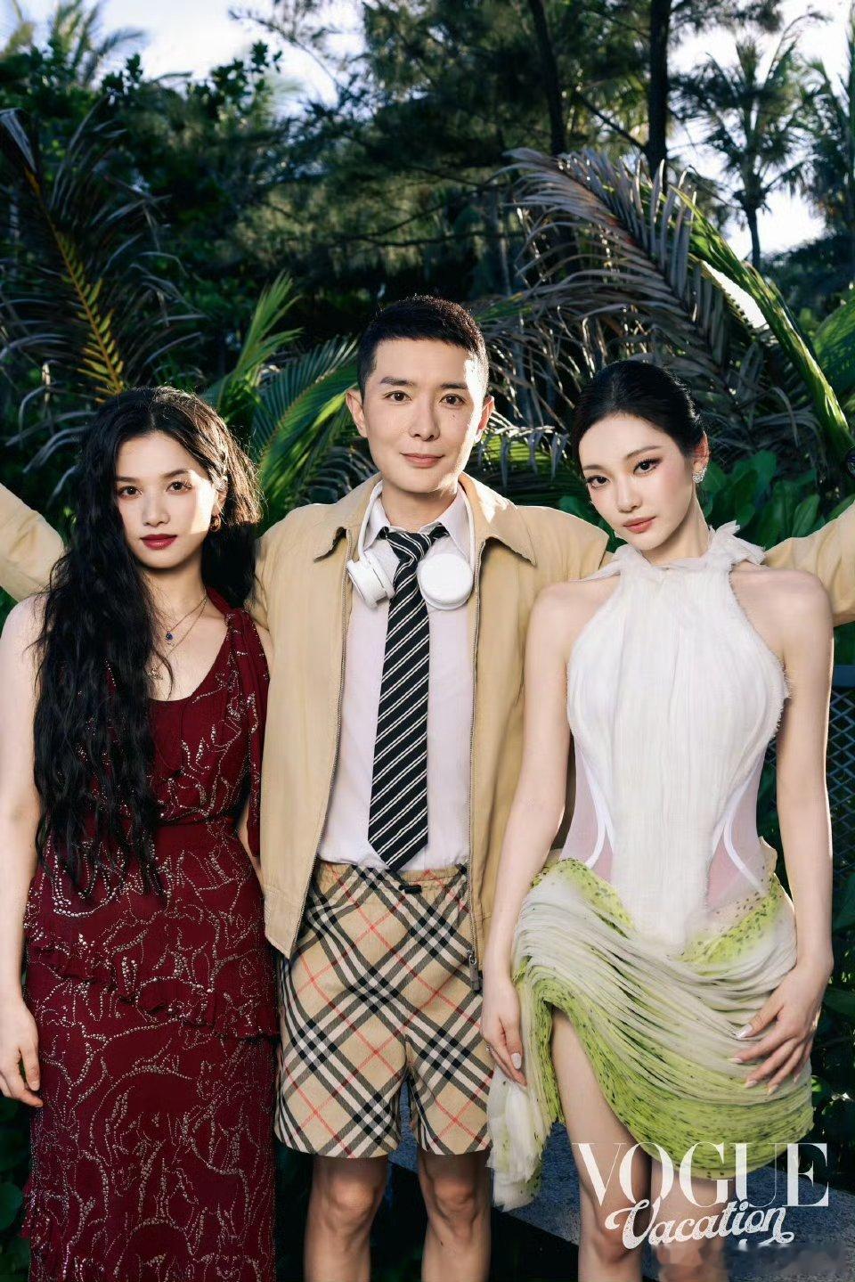 刘冲分享昨晚合照，他看起来很开心刘冲发的VOGUE合照​​​