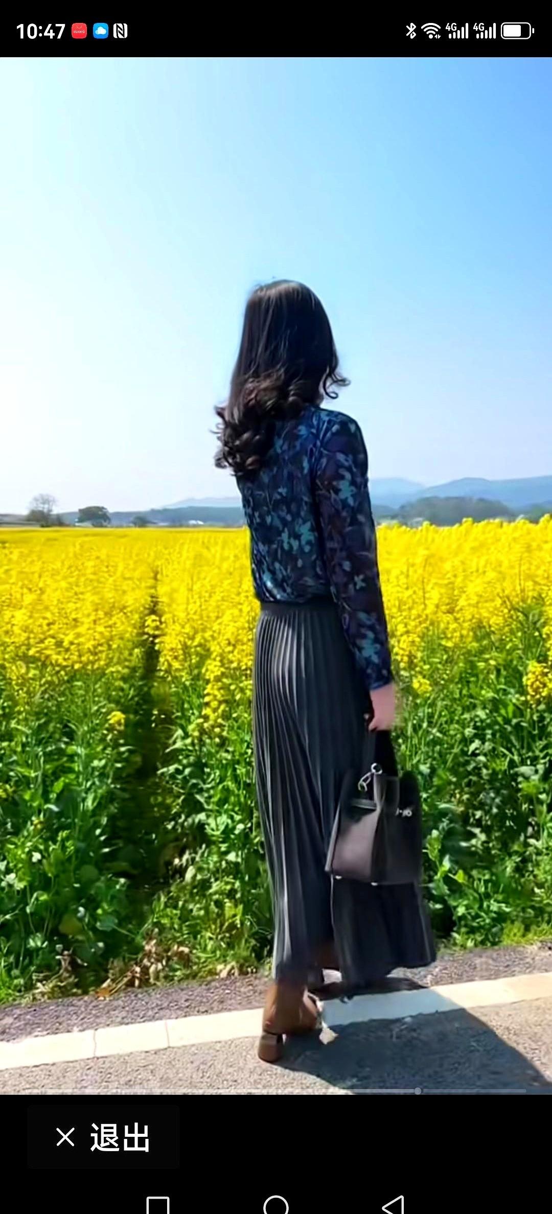 老板娘拿起剪刀那一刻，我就知道，这事儿没那么简单。我跟我闺蜜，俩人差点就当了这