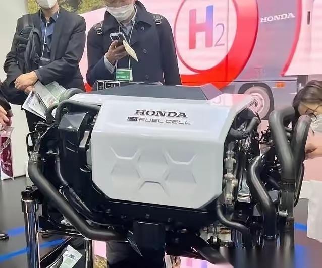 日本车企花了30年，砸了几千亿，建起一座专利收费站，就等着全世界造车的都从他们门