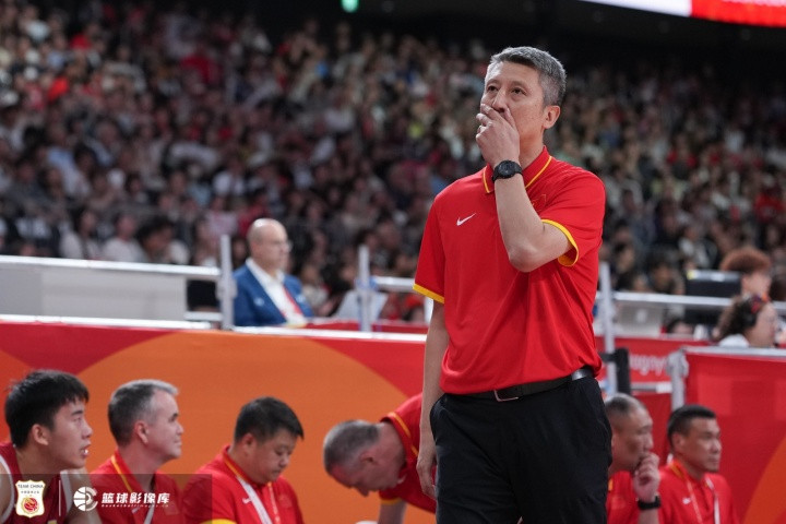 杨毅: 杜锋杨鸣都不可能接手男篮 国内教练里没有能接郭士强的