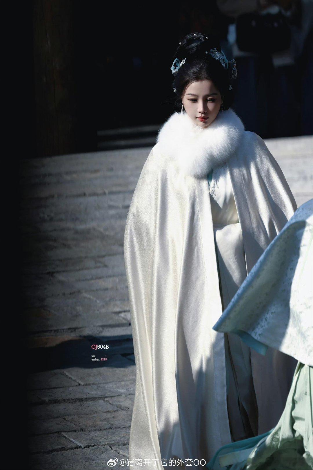 虞书欣《云初令》今日路透，端庄秀丽温婉大方！！